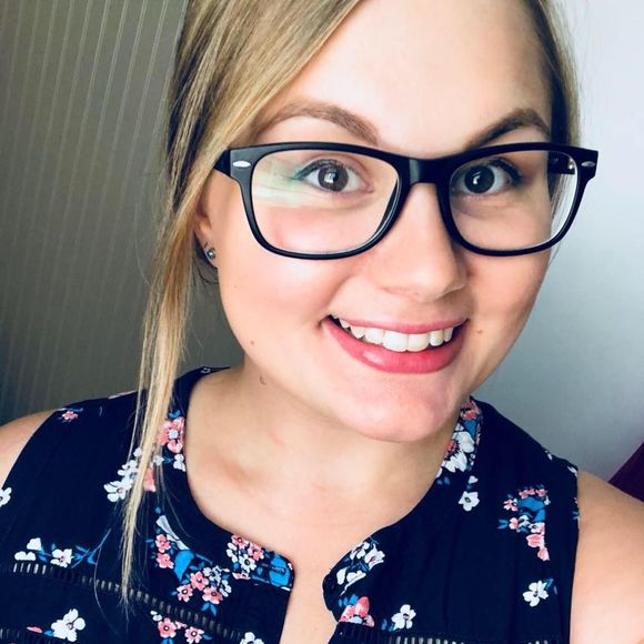 Meet your Posher, Jessica - Picture 1 of 1